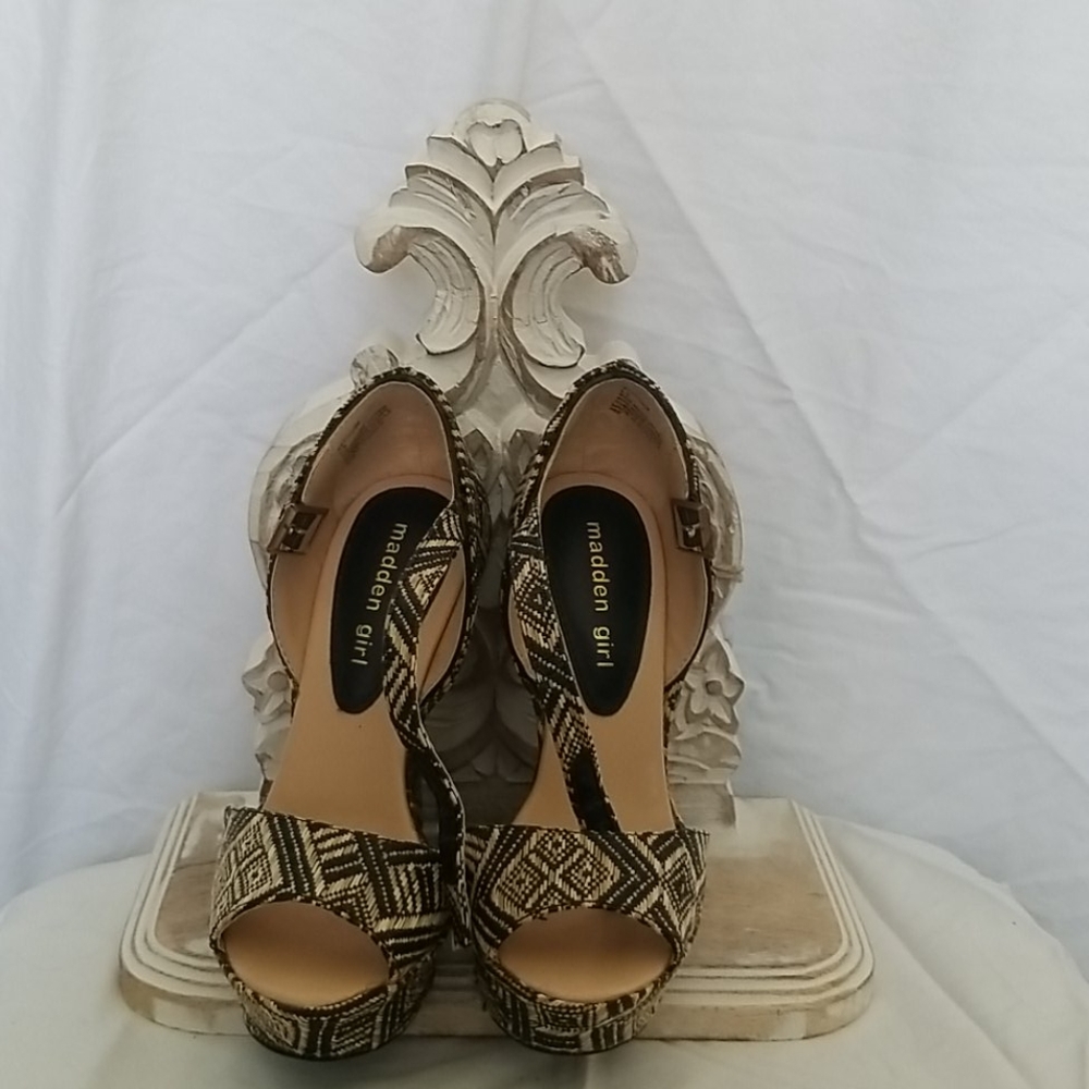 Sandals - image 4